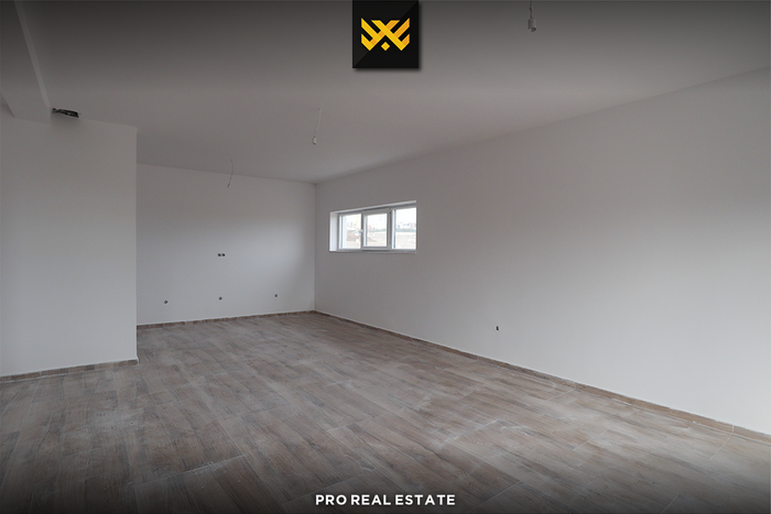 Maison de 245m² à vendre à Çagllavicë. (2)