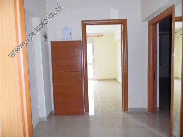 Spazio ufficio in affitto in via Durrës a Tirana, albania (trr-519-33l) (6)