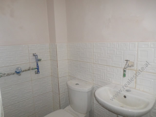 Dyqan për qira në zonën pazari i ri në Tiranë
