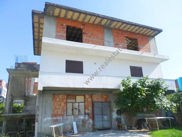 Villa su tre piani in vendita nell'area di Yzberisht a Tirana, albania (trs-319-38s)