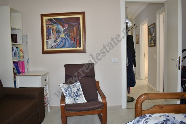 Modern tre dhoma gjumi apartament për qira në rrugën jordan misja, në Tiranë, shqipëri