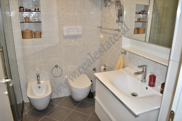 Modern tre dhoma gjumi apartament për qira në rrugën jordan misja, në Tiranë, shqipëri