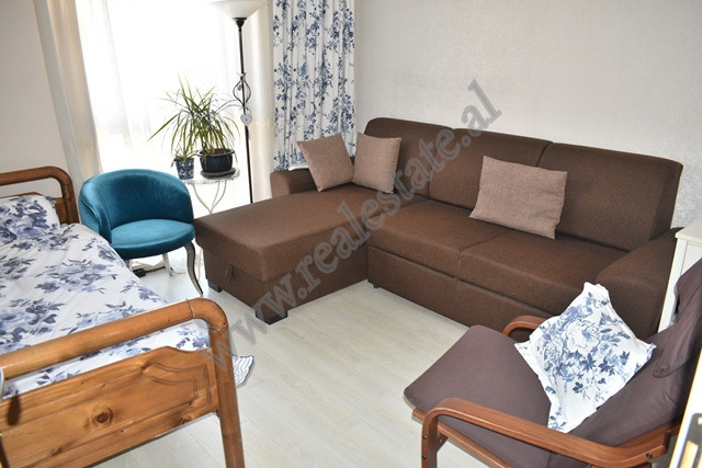 Modern tre dhoma gjumi apartament për qira në rrugën jordan misja, në Tiranë, shqipëri