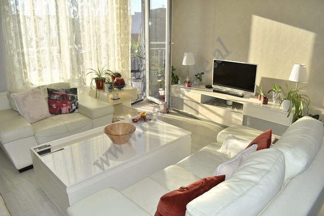 Modern tre dhoma gjumi apartament për qira në rrugën jordan misja, në Tiranë, shqipëri