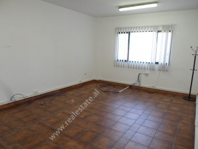 Büro zur miete in der nähe des Blloku-gebiets, Tirana, albanien (2)