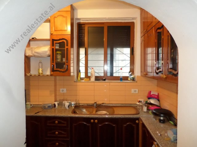 Apartamento de dois quartos à venda na rua myslym shyri, em Tirana, albânia