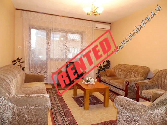 Appartement de deux chambres à louer près du centre de Tirana, albanie (trr-1218-5l)