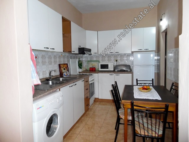 Appartement de deux chambres à louer près du centre de Tirana, albanie (trr-1218-5l) (4)