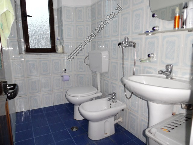 Appartement de deux chambres à louer près du centre de Tirana, albanie (trr-1218-5l) (8)