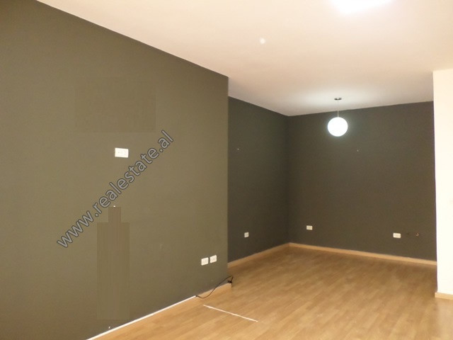 Apartament me një dhomë gjumi për shitje pranë qendrës së tiranës, shqipëri (trs-1018-48e) (2)