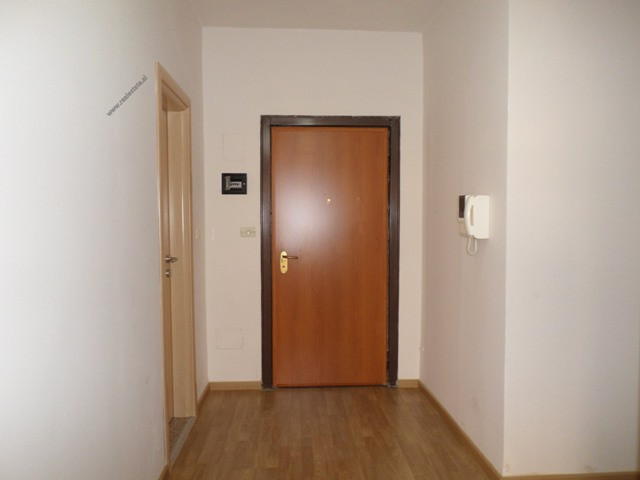 Apartament me një dhomë gjumi për shitje pranë qendrës së tiranës, shqipëri (trs-1018-48e) (7)