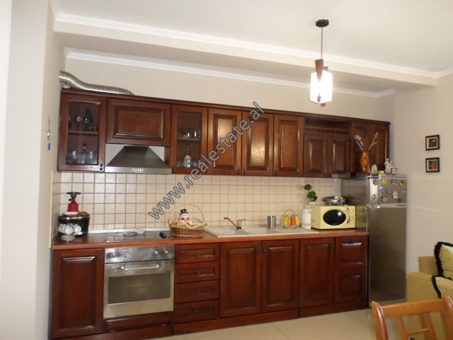 Apartament me dy dhoma gjumi për shitje në rrugën elbasani në Tiranë, shqipëri (trs-918-37e) (4)