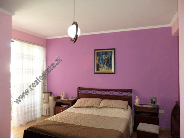 Apartament me dy dhoma gjumi për shitje në rrugën elbasani në Tiranë, shqipëri (trs-918-37e) (5)