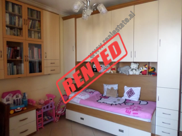 Apartament me dy dhoma gjumi për qira në bulevardin zogu i në Tiranë, shqipëri