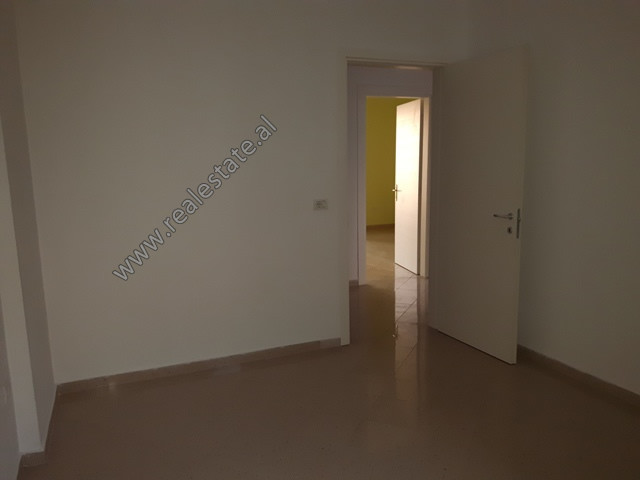 Apartamento de tres habitaciones en venta en la zona uji i ftohte en Vlora (vls-818-1e) (4)