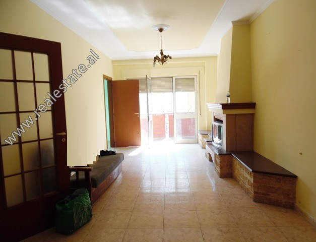 Zwei-zimmer-wohnung zum verkauf in der don bosko-straße in Tirana, albanien (trs-718-71l) (2)