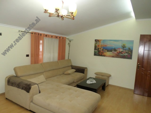 Zwei-zimmer-wohnung zum verkauf in der nähe der muhamet gjollesha-straße in Tirana, albanien (trs-718-52e) (5)
