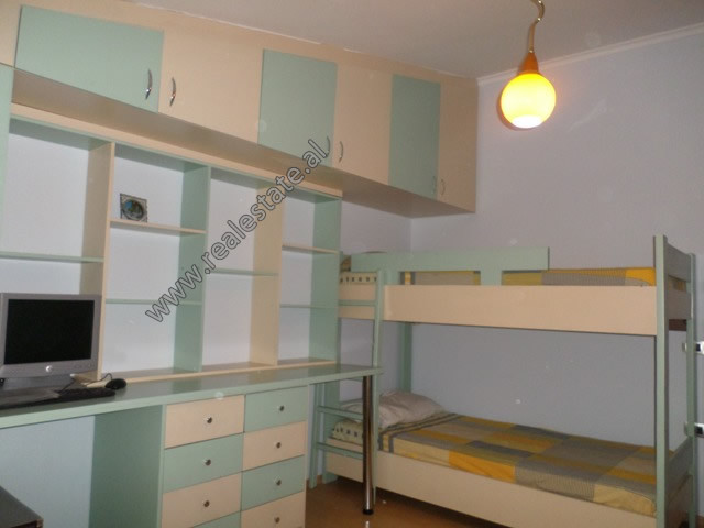 Zwei-zimmer-wohnung zum verkauf in der nähe der muhamet gjollesha-straße in Tirana, albanien (trs-718-52e) (8)