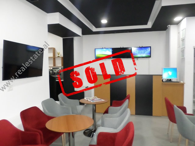 Magasin à vendre dans le quartier de xhamlliku à Tirana, albanie (trs-718-36e)