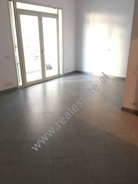 Apartamento de dois quartos à venda na rua lagjia lule em Durrës, albânia (drs-718-1e) (2)