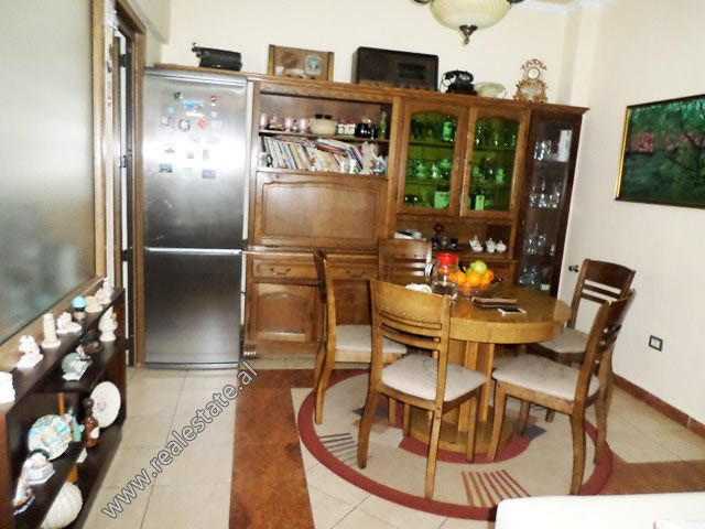 Apartament me tre dhoma gjumi për shitje në rrugën mine peza në Tiranë, shqipëri (trs-218-59l) (4)
