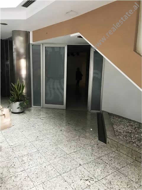 Espace commercial à vendre dans les twin towers de Tirana, albanie (trs-218-41r)