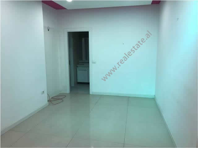 Espace commercial à vendre dans les twin towers de Tirana, albanie (trs-218-41r) (4)