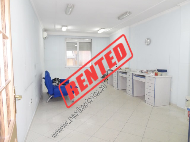 Office for rent close to kavaja street in Tirana, albania (trr-118-33l)