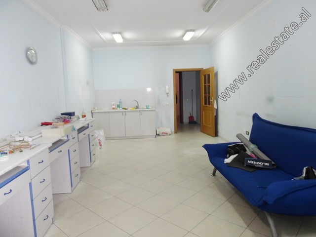 Office for rent close to kavaja street in Tirana, albania (trr-118-33l) (2)