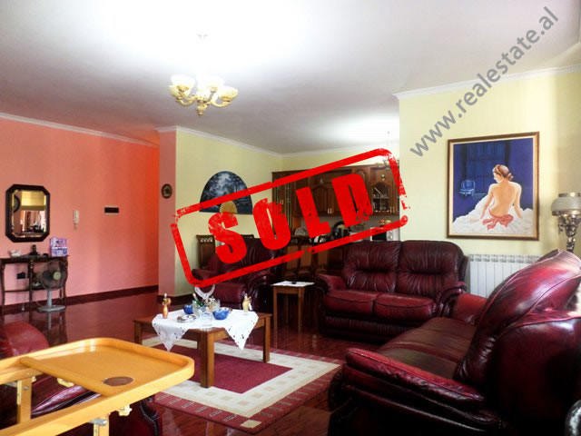 Apartamento de tres habitaciones en venta cerca del taivan complex en Tirana, albania (trs-617-67k)