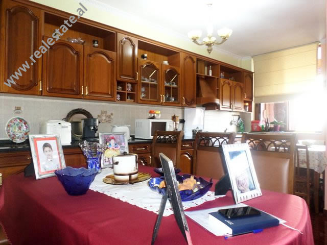 Apartamento de tres habitaciones en venta cerca del taivan complex en Tirana, albania (trs-617-67k) (2)