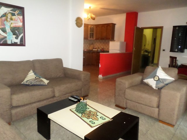 Apartamento de dos habitaciones en venta en el área de Blloku en Tirana, albania (trs-617-45d) (2)
