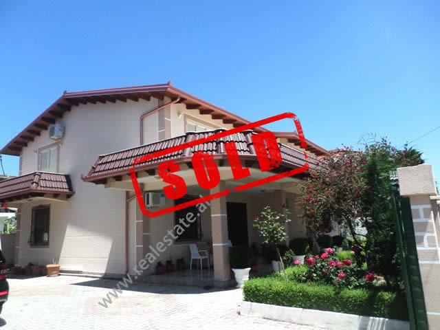 Zweistöckige villa zum verkauf in der nähe der vath turja straße in durres, albanien (drs-517-2d)