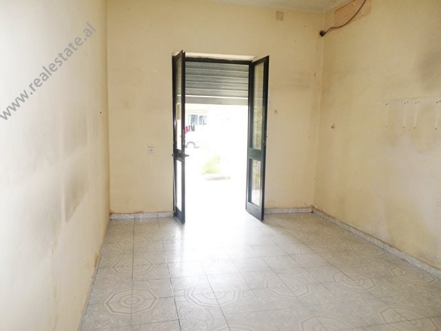 Loja à venda perto do bulevar bajram curri em Tirana, albânia (trs-417-21l) (7)