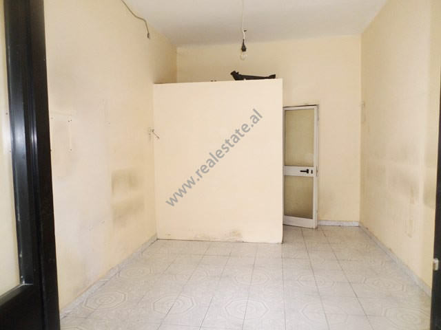 Loja à venda perto do bulevar bajram curri em Tirana, albânia (trs-417-21l) (8)