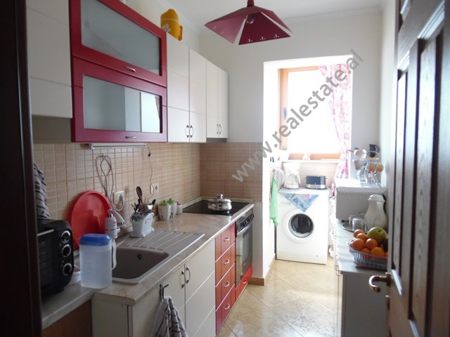 Apartament me dy dhoma gjumi për shitje në rrugën siri kodra në Tiranë, shqipëri (trs-417-2l)