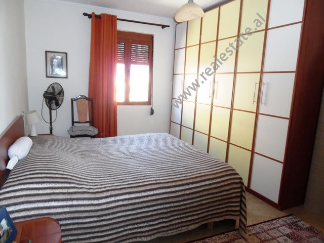 Apartament me dy dhoma gjumi për shitje në rrugën siri kodra në Tiranë, shqipëri (trs-417-2l)