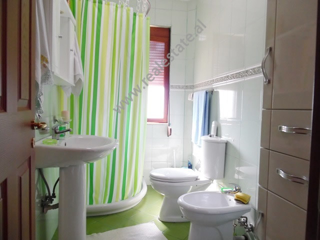 Apartament me dy dhoma gjumi për shitje në rrugën siri kodra në Tiranë, shqipëri (trs-417-2l)