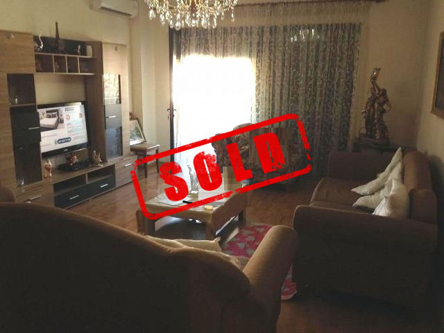 Trejë dhomë apartament për shitje në rrugën ibrahim rugova në Tiranë, shqipëri (trs-217-31a)