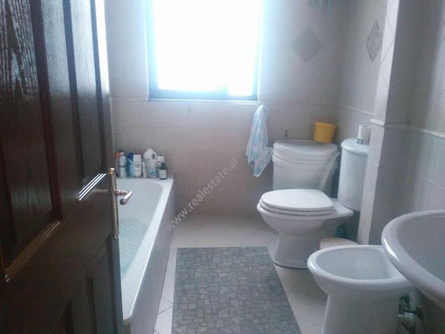 Appartamento con 3 camere da letto in affitto in via myslym shyri a Tirana, albania (trr-217-1d)