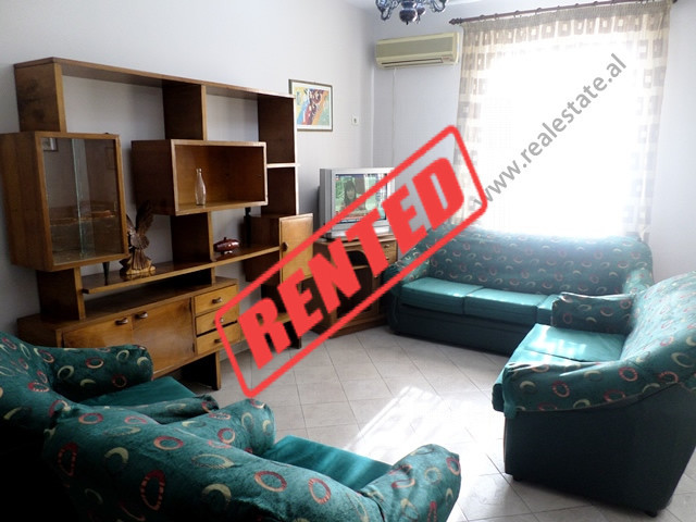 Apartament me dy dhoma gjumi për qira në rrugën reshit collaku në Tiranë shqipëri (trr-1116-45l)