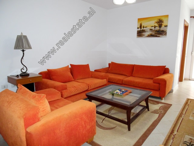 Appartamento con due camere da letto in affitto in via don bosko a Tirana, albania (trr-1116-21l)