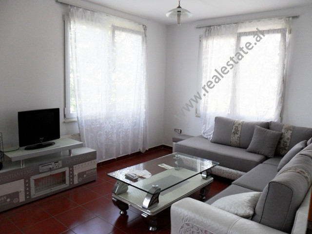Një dhomë apartament për qira në rrugën myslym shyri në Tiranë, shqipëri (trr-816-3b)