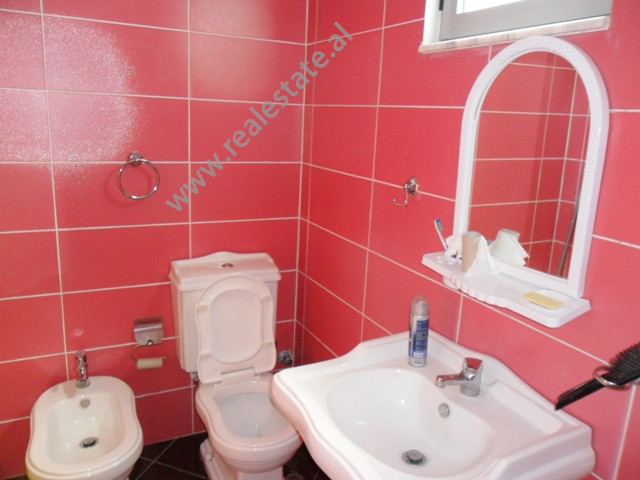 Një dhomë apartament për qira në rrugën myslym shyri në Tiranë, shqipëri (trr-816-3b)