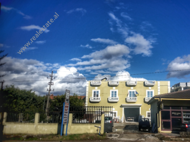 Terreno e edificio di 2 piani in vendita vicino all'area di shijak a durazzo, albania (drs-216-2b)