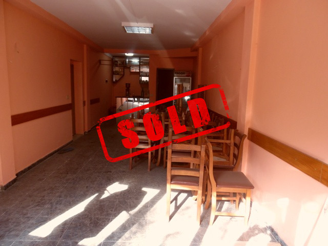 Tienda en venta cerca de la calle kavaja en Tirana, albania (trs-216-37k)