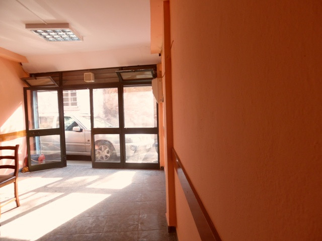 Tienda en venta cerca de la calle kavaja en Tirana, albania (trs-216-37k) (2)