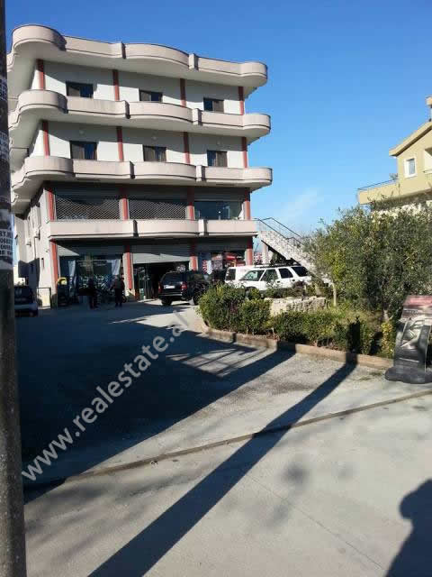 Villa su quattro piani in vendita a Tirana, vicino all'area misto mame, albania (trs-116-50b)