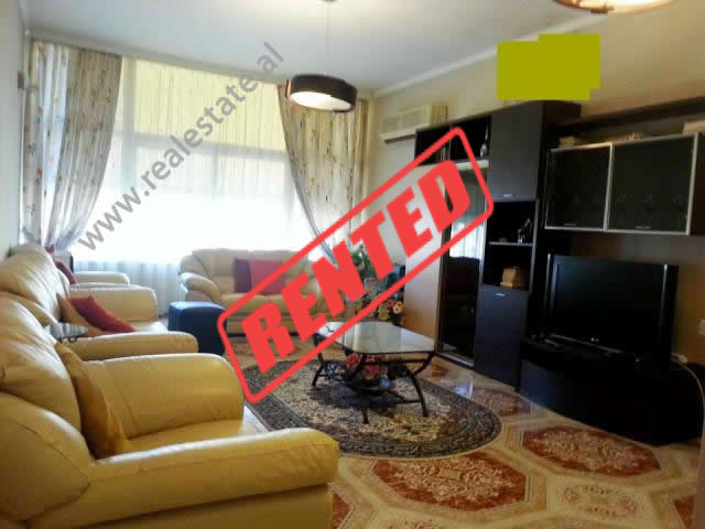 Apartamento de três quartos para alugar perto do centro de Tirana, albânia (trr-1215-53b)