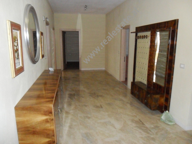 Zyrë për qira në Tiranë, pranë rrugës myslym shyri, shqipëri (trr-1115-4b)
